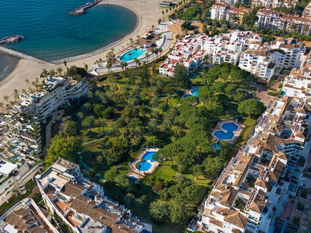 Apartamento De 2 Dormitorios En Playas Del Duque Marbella Kültér fotó